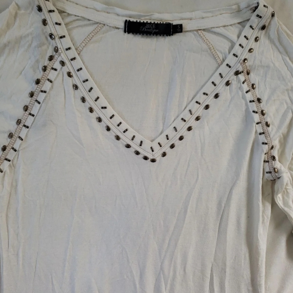 BKE Boutique Jeweled White/ Tan Top SM